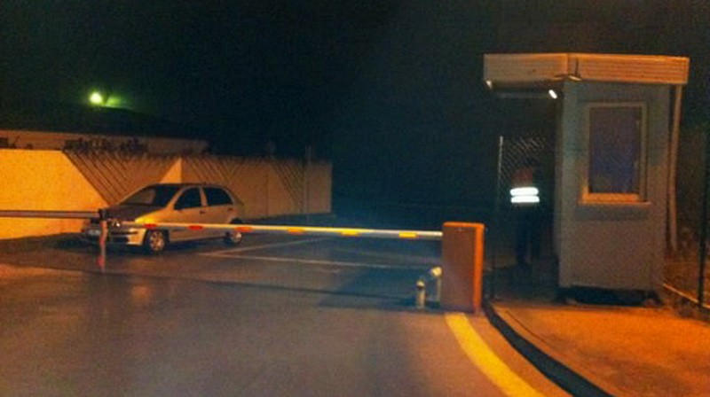 Vchod do areálu logistickej firmy, v ktorej tragicky zahynul mladý kamionista